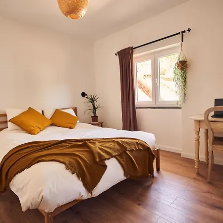 Coliving & Cowork In Ericeira By Barefoot Portugal Gerendaház